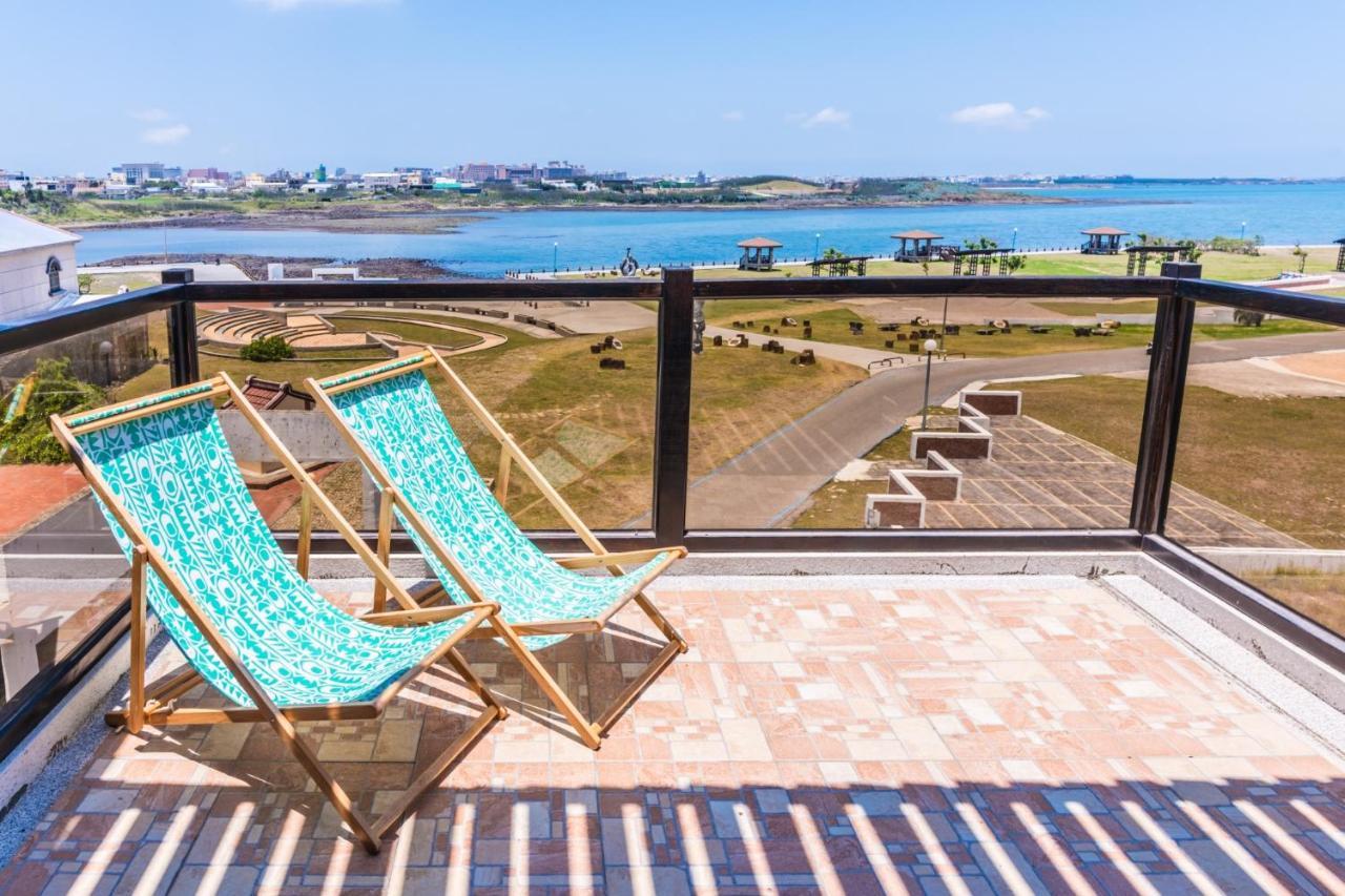 Malibu Oceanview Homestay Magong Esterno foto